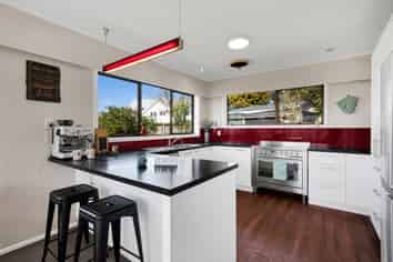 323 Mangorei Road, Merrilands