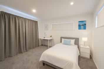 4 Singleton Avenue, Stonefields