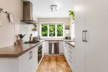 37 Birchfield Avenue, Dallington