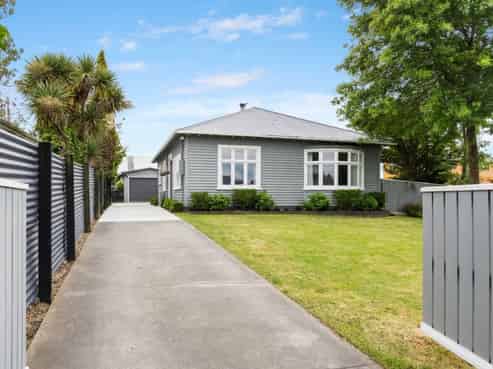 37 Birchfield Avenue, Dallington