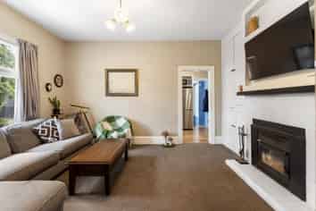 37 Birchfield Avenue, Dallington