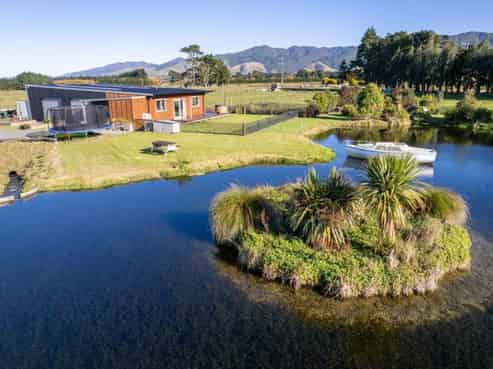 1109 Top Grass Road, Dannevirke