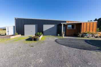 1109 Top Grass Road, Dannevirke
