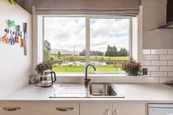 1109 Top Grass Road, Dannevirke