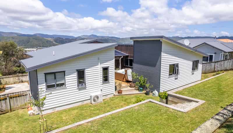 22 Birkinshaw Grove, Riverstone Terraces