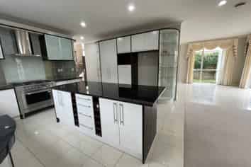 32 Kaseng Place, East Tamaki Heights