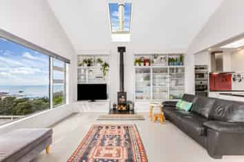 42 Milne Terrace, Island Bay