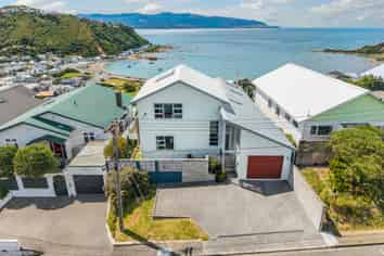 42 Milne Terrace, Island Bay