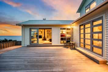 42 Milne Terrace, Island Bay