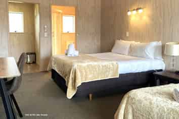 25 and 31/ Lake Terrace, Taupo