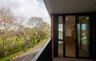 406/2 Graheme Breed Drive, Three Kings