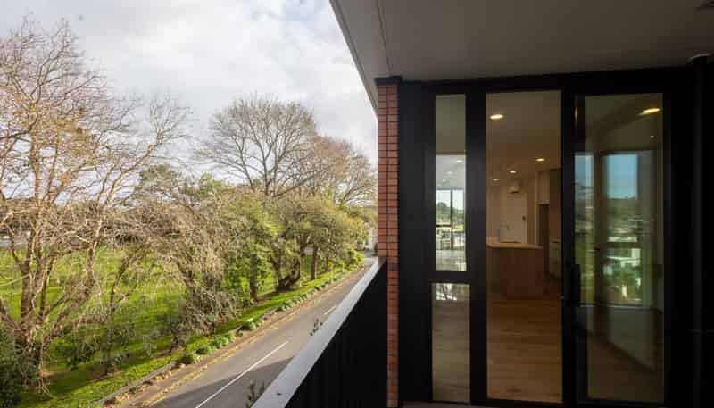 406/2 Graheme Breed Drive, Three Kings