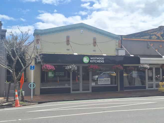 Lease Opportunity with dual access