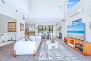 16 Tranquility Rise, Mellons Bay