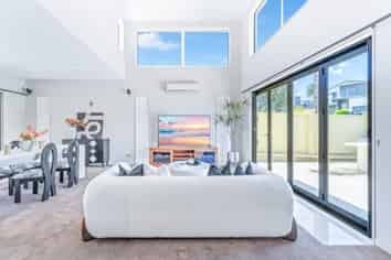 16 Tranquility Rise, Mellons Bay