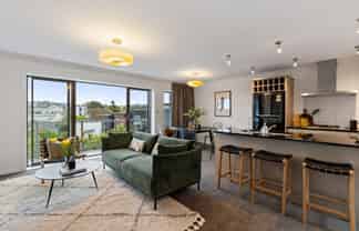 52B Mandalay Terrace, Khandallah