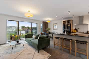 52B Mandalay Terrace, Khandallah