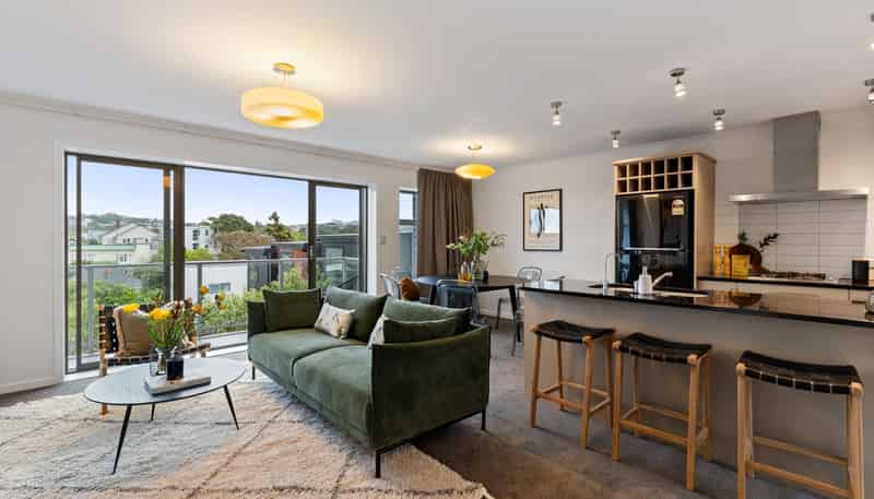 52B Mandalay Terrace, Khandallah