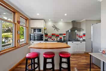 34 Sugarloaf Road, Brooklyn