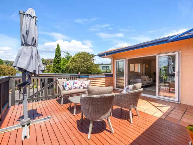 71 Stapleford Crescent, Browns Bay