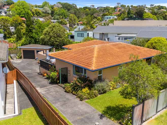 71 Stapleford Crescent, Browns Bay