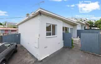 2/160 Mount Smart Road, Royal Oak