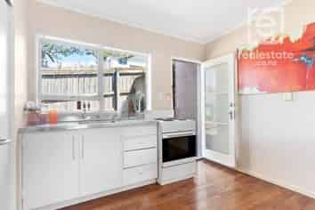 2/160 Mount Smart Road, Royal Oak