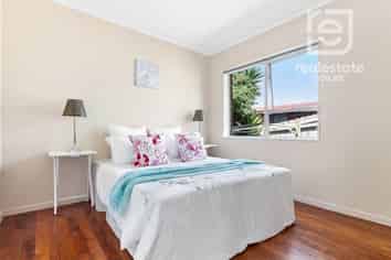 2/160 Mount Smart Road, Royal Oak