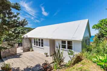 35a Happy Valley Road, Owhiro Bay