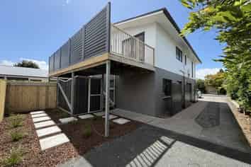 74 Catherine Crescent (Upstairs), Whitianga