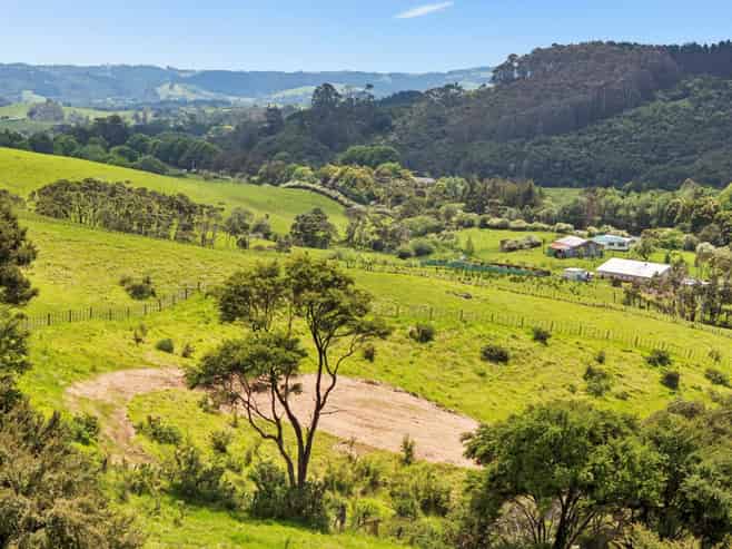 357 Ness Valley Road, Clevedon
