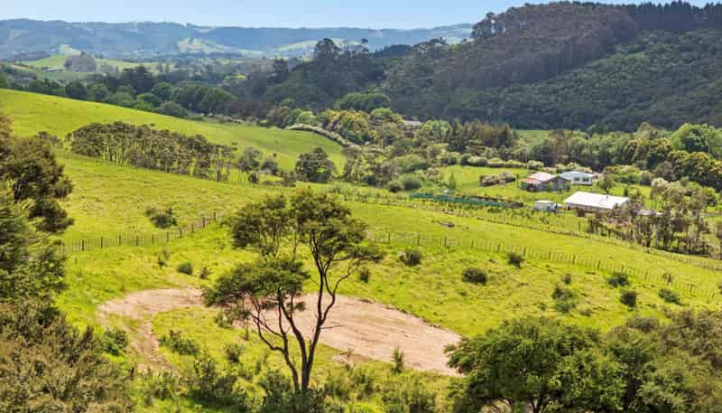 357 Ness Valley Road, Clevedon