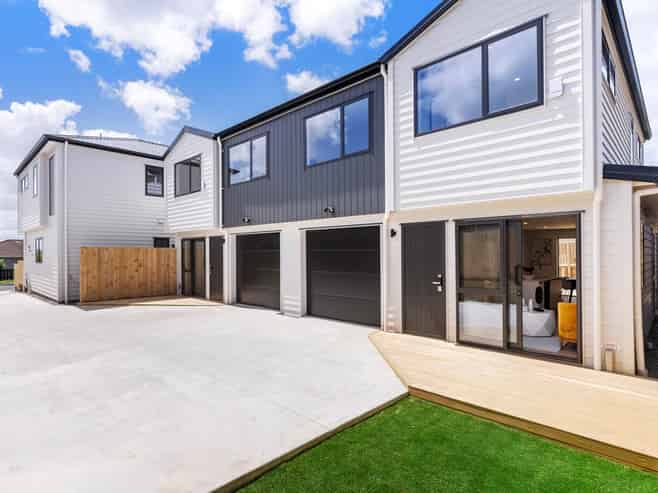 8 Devonshire Road, Unsworth Heights