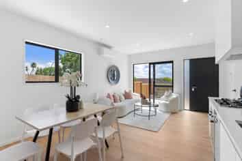 8B Devonshire Road, Unsworth Heights