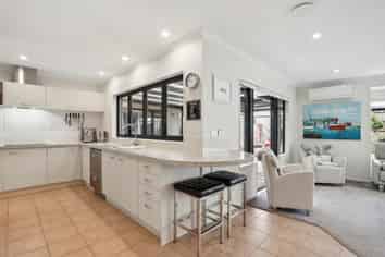 4 Cellarmans Street, Te Atatu Peninsula