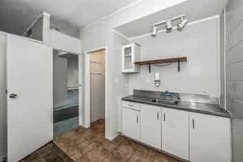 Road Front Warehouse with Showroom