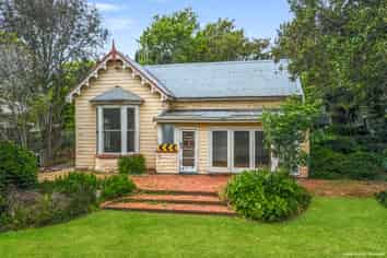 35 Swanns Road, Richmond