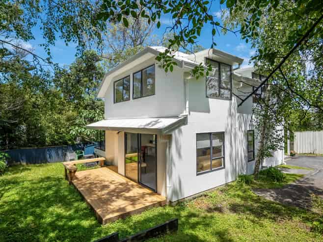 27C Sunnynook Road, Sunnynook