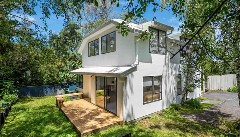 27C Sunnynook Road, Sunnynook