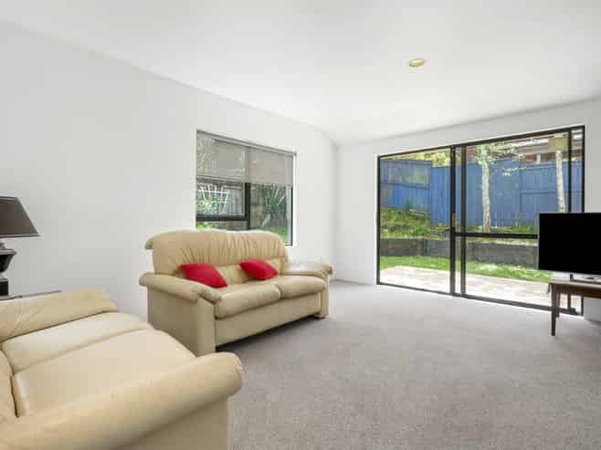 27C Sunnynook Road, Sunnynook