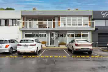 428M² HIGH QUALITY CITY FRINGE OFFICE