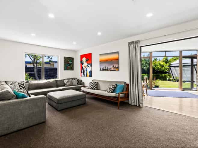 12 Weathers Place, Taradale