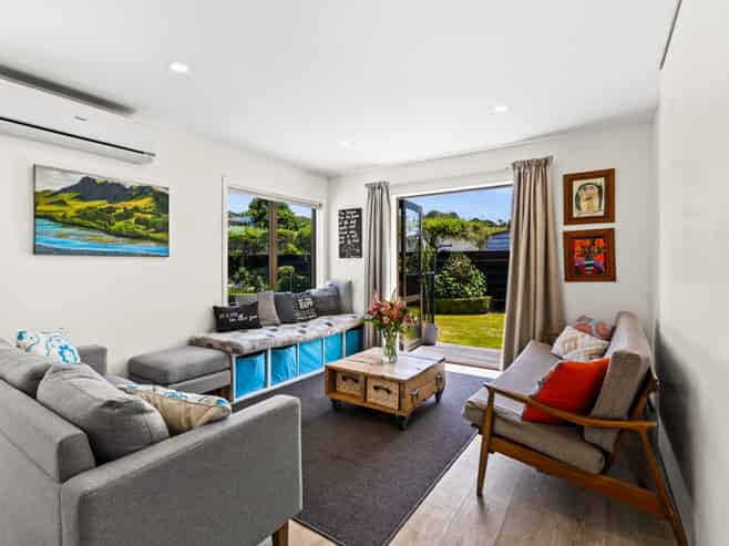 12 Weathers Place, Taradale