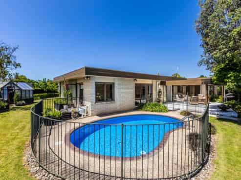 12 Weathers Place, Taradale