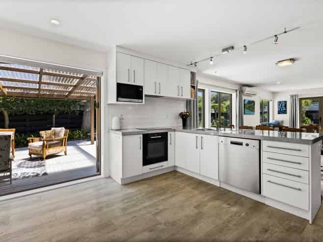 12 Weathers Place, Taradale