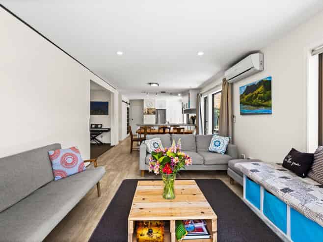 12 Weathers Place, Taradale