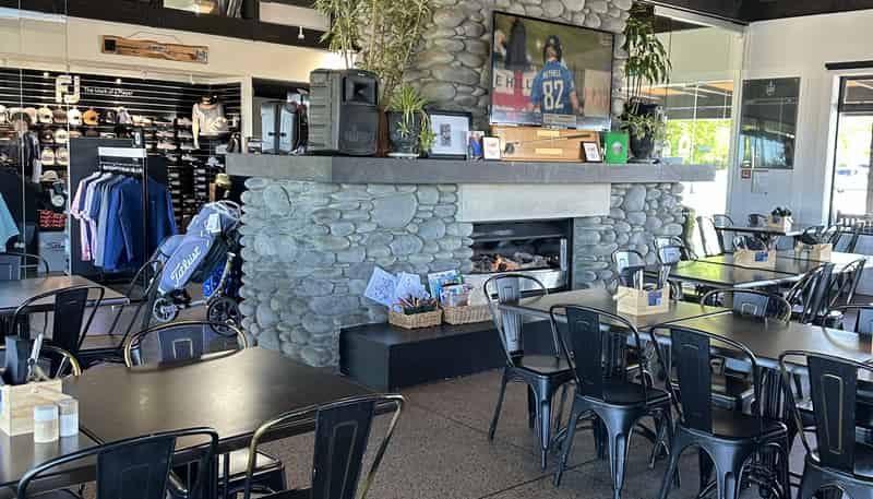 8 Mapleham Drive, Pegasus