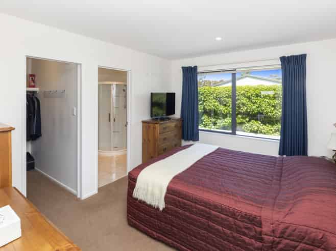 35 Loughton Street, Burwood