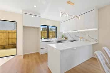 63D Commissariat Road, Mount Wellington