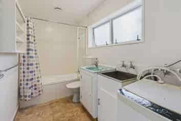 99B Ohariu Road, Johnsonville